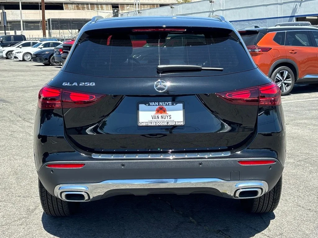 Used 2025 Black Mercedes-Benz GLA 250 image 4