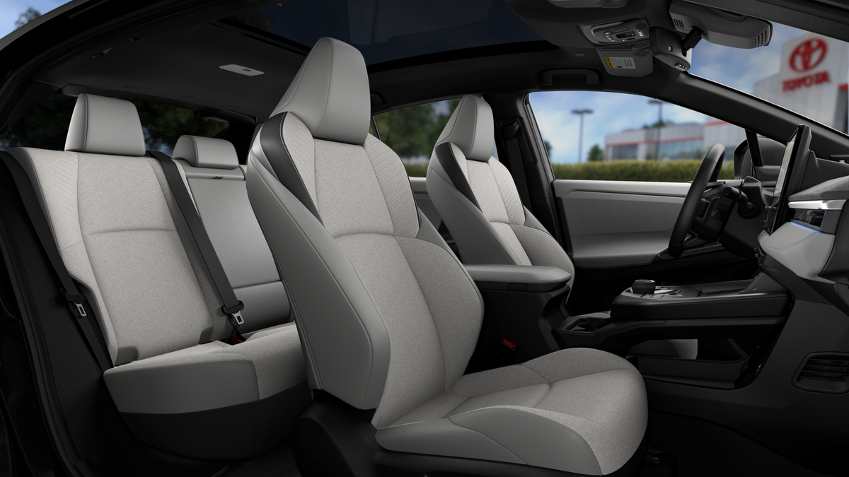 New 2026 Wind Chill Pearl with Midnight Black Metallic roof Toyota XSE image 18