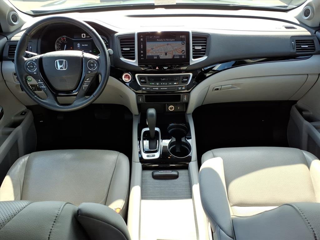 Certified Used 2018 Forest Mist Metallic Honda RTL-E image 13