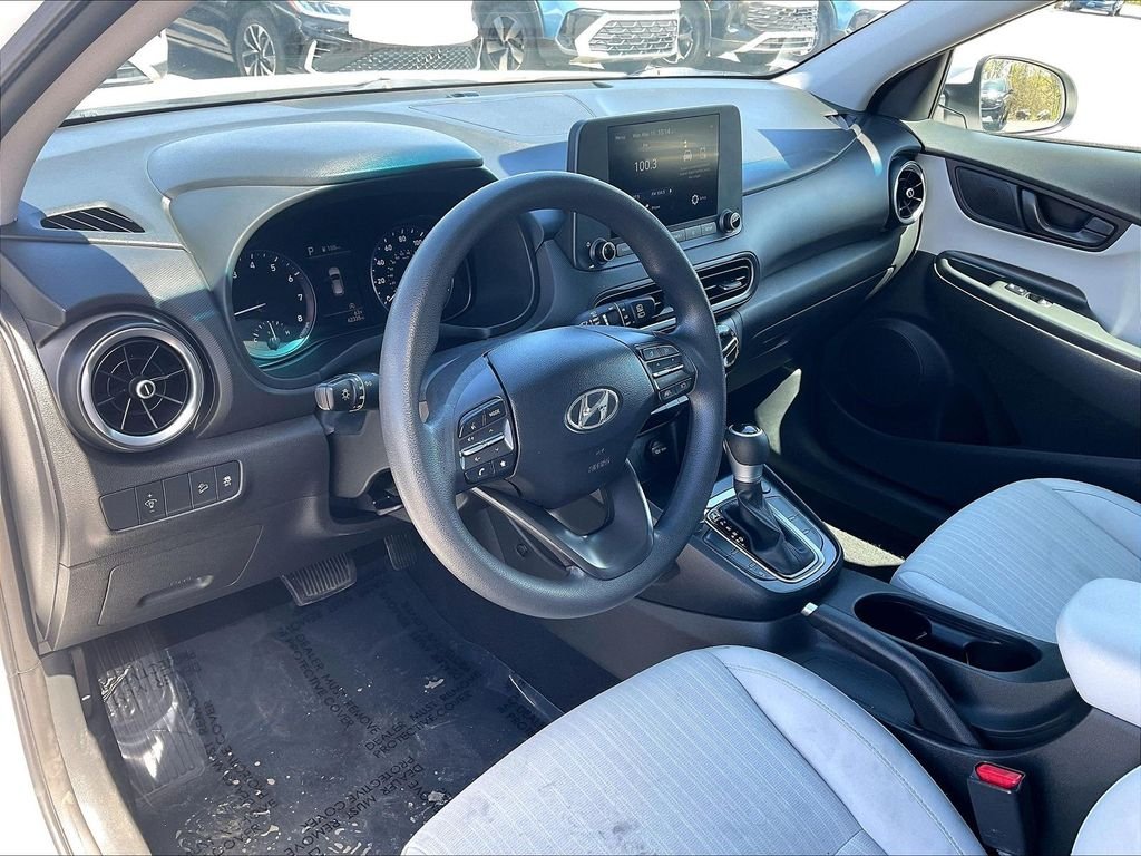 Used 2023 White Hyundai SEL image 8