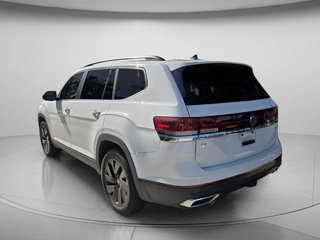 Used 2024 White Volkswagen 2.0T SE w/Technology image 4