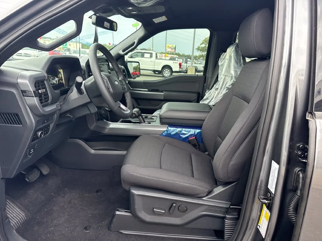 New 2026 Carbonized Gray Metallic Ford XLT image 10