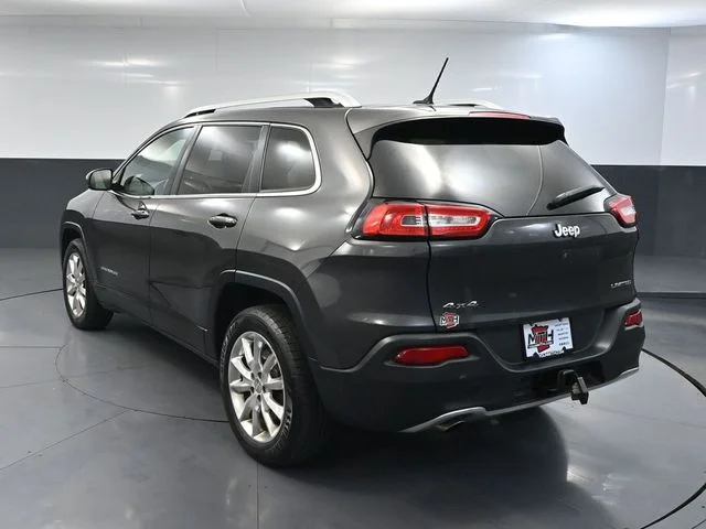 Used 2015 Gray Jeep Limited image 9