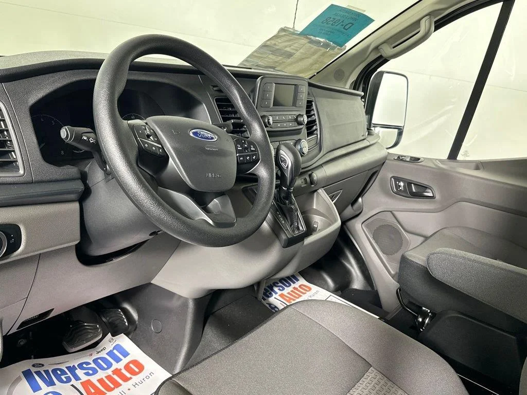 Used 2024 Oxford White Ford 250 image 17