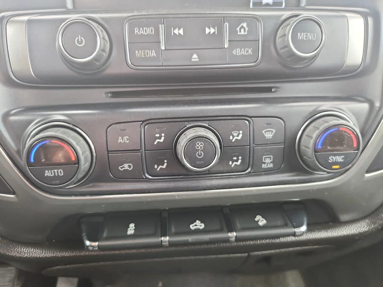 Used 2018 Black Chevrolet LT image 21