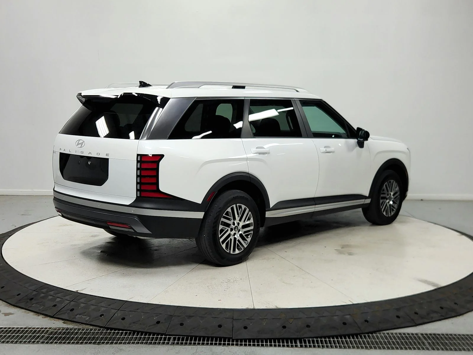 Used 2026 White Hyundai SEL image 8