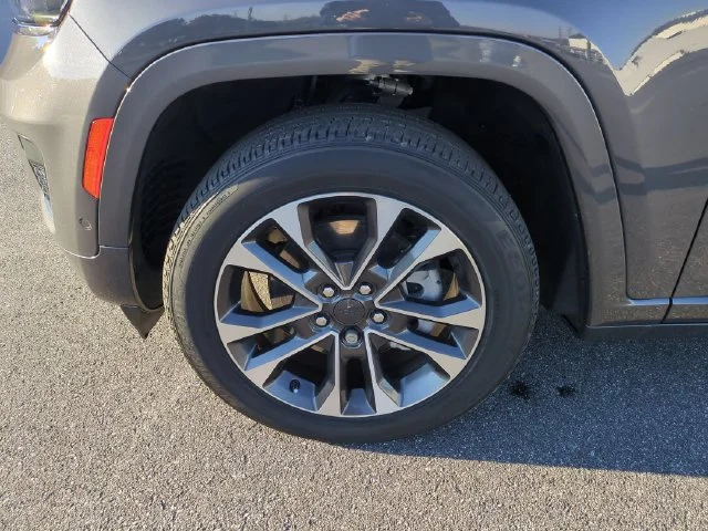 Used 2024 Gray Jeep Overland image 10