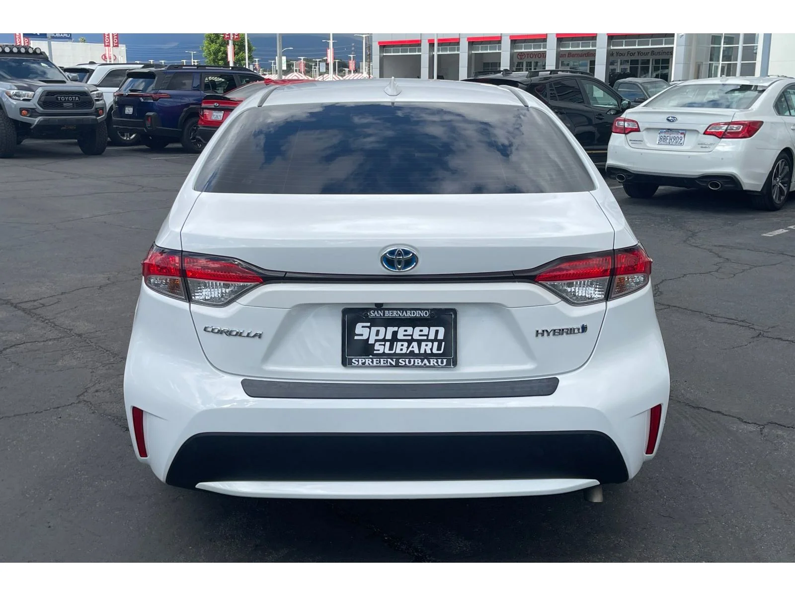 Used 2022 WHITE Toyota Hybrid LE image 4