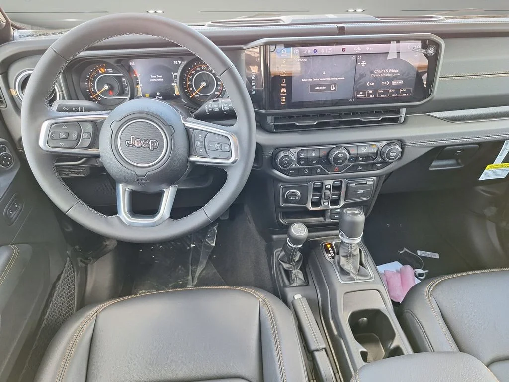 2025 Jeep Wrangler 4-Door Sahara - Photo 9