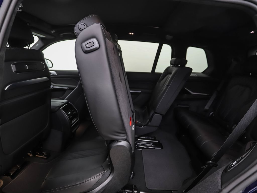 Used 2026 Blue BMW M60i image 25