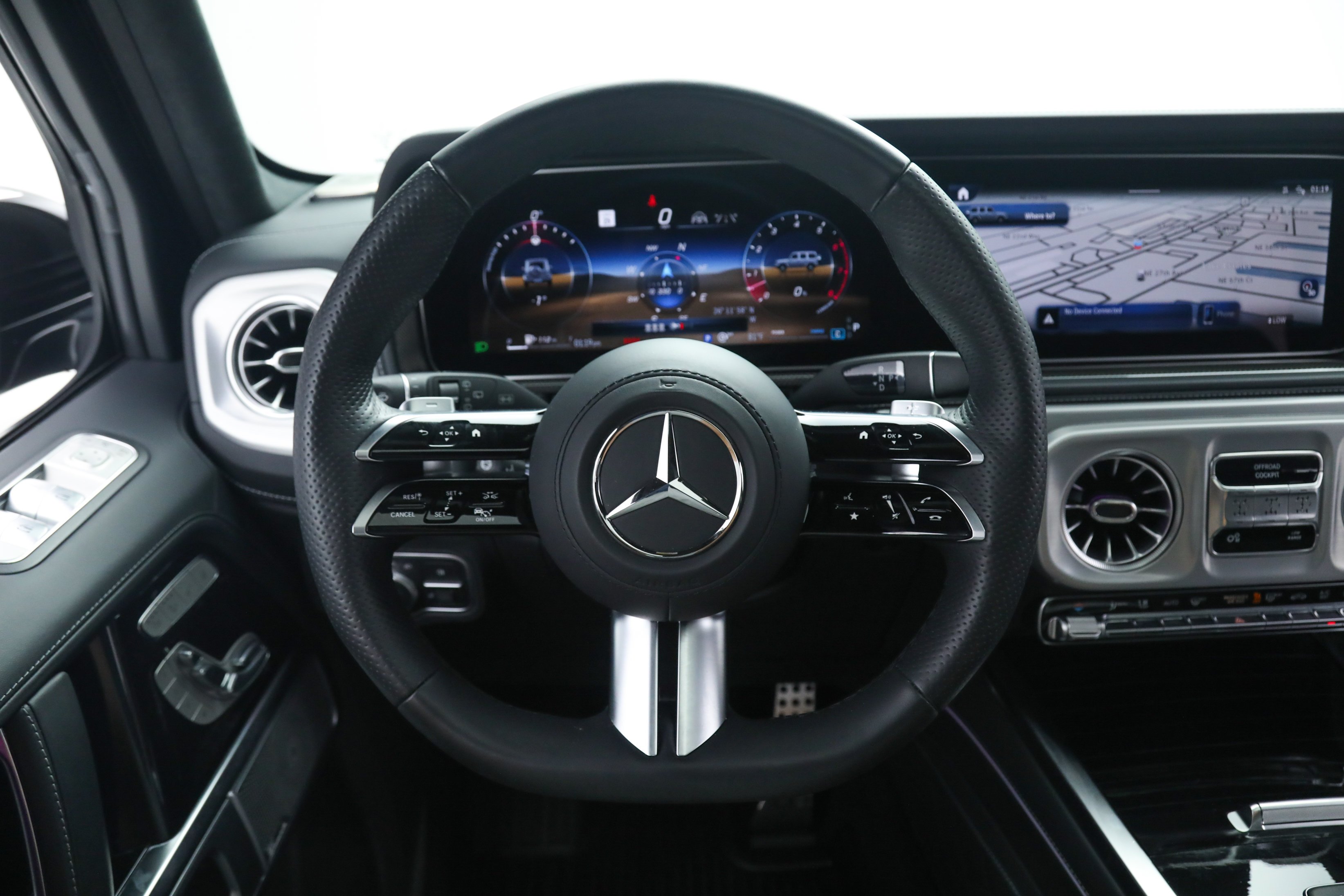 Used 2025 Gray Mercedes-Benz G 550 image 28
