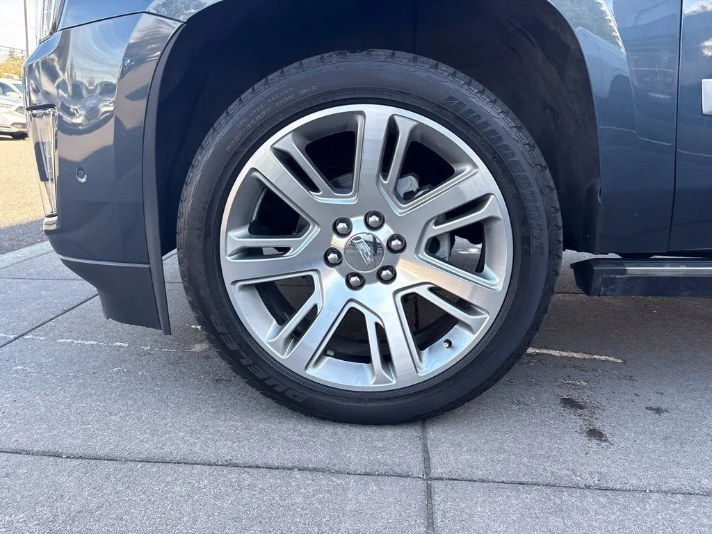 Used 2019 Gray Cadillac Premium Luxury image 12