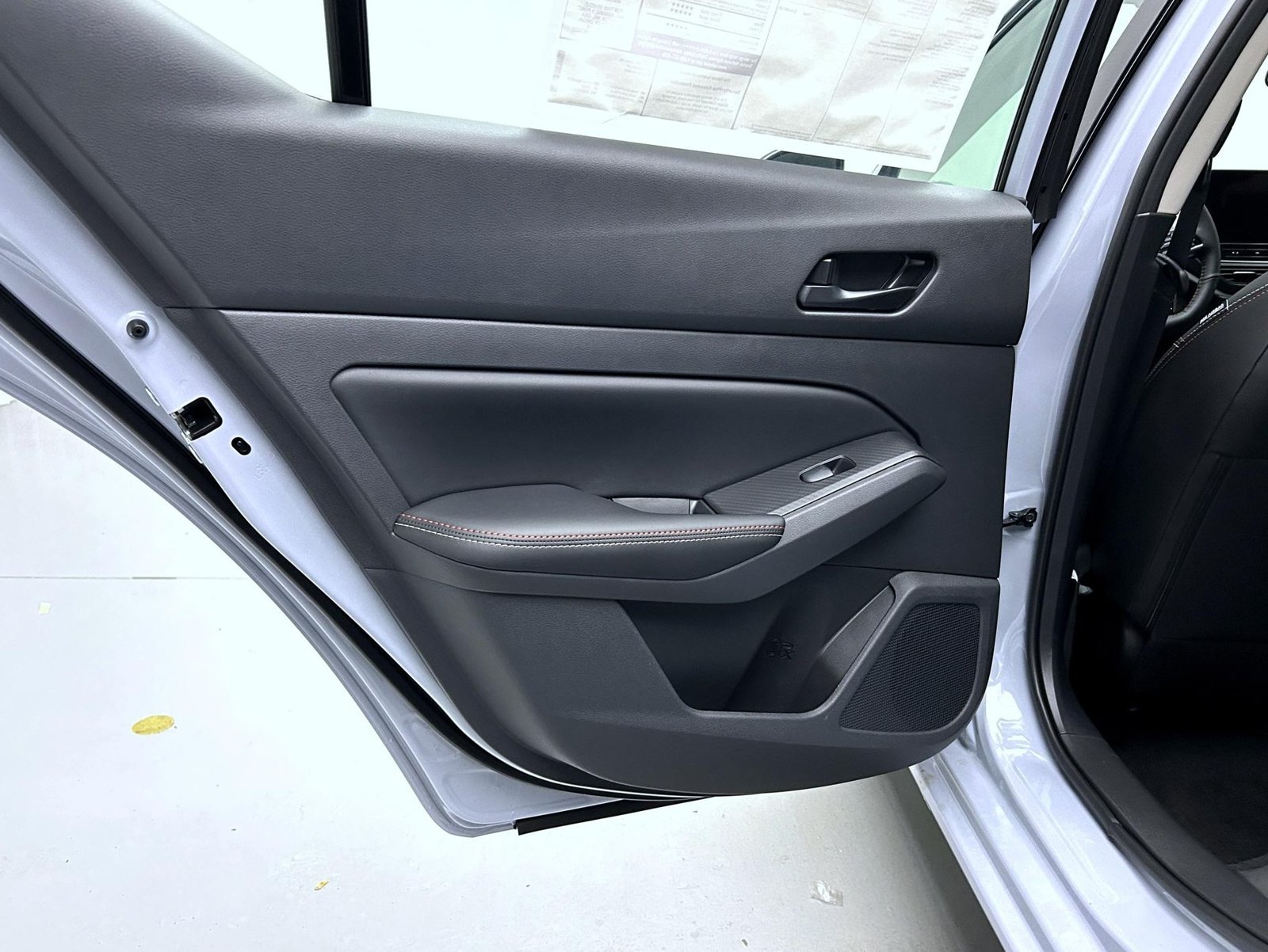 New 2026 Gray Sky Pearl / Super Black Two-tone Nissan 2.5 SR image 20