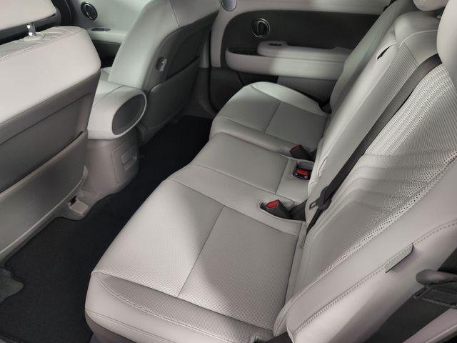 New 2026 White Hyundai SEL 8P image 20