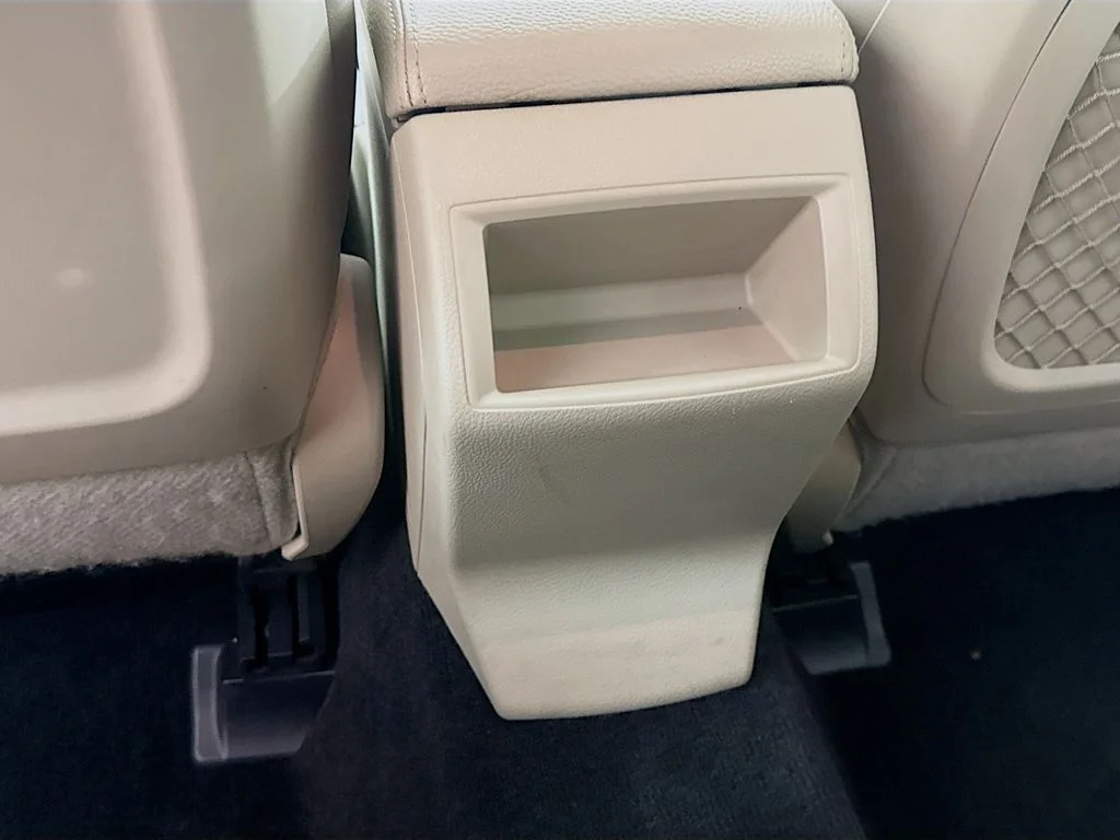 Used 2010 White Subaru 3.6R image 31