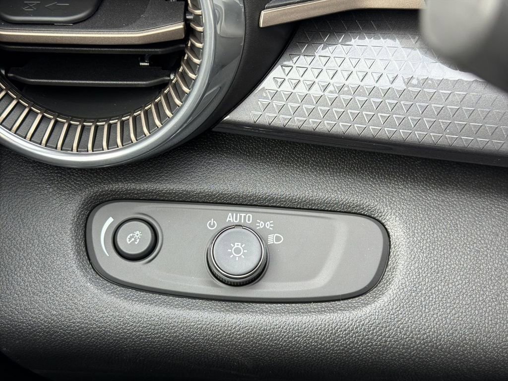 2026 Chevrolet Trax Activ - Photo 18