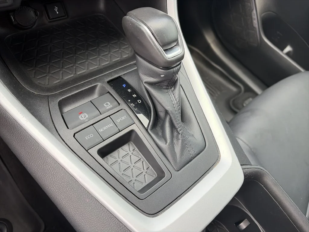 Used 2022 Gray Toyota XLE Premium image 26
