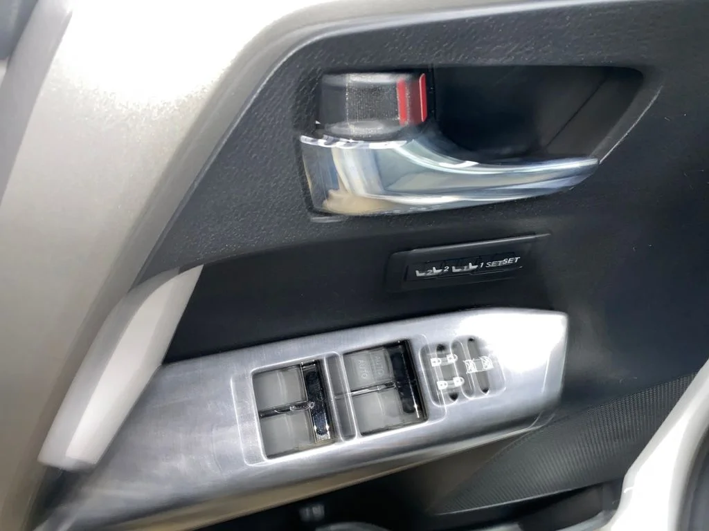Used 2017 White Toyota Platinum image 10