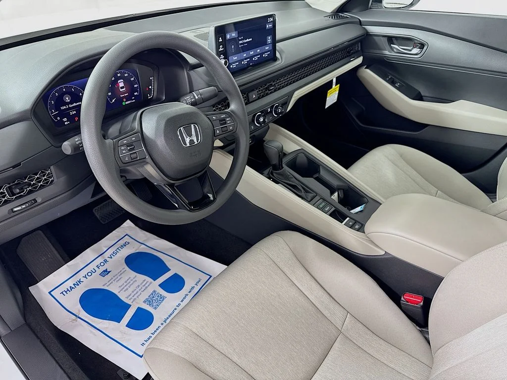 New 2026 Platinum White Pearl Honda LX image 15