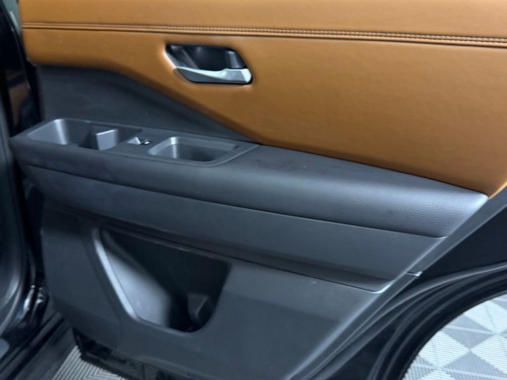 Certified Used 2025 Black Nissan Platinum image 29