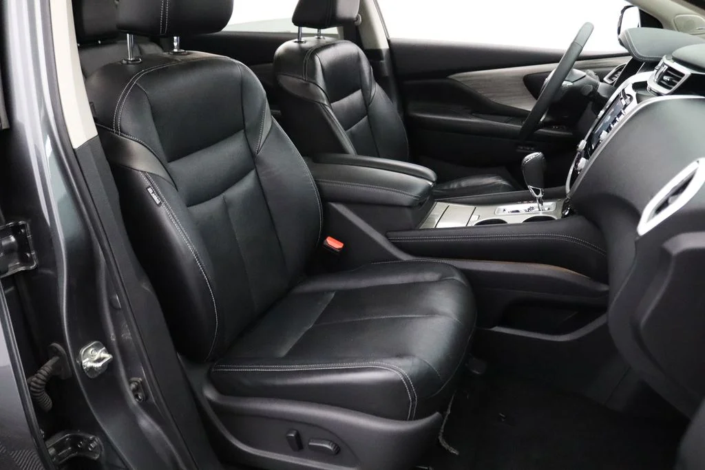 Used 2015 Gray Nissan SL image 15