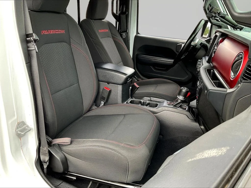 Certified Used 2019 White Jeep Unlimited Rubicon image 29