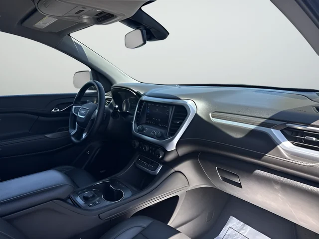 2023 GMC Acadia SLT - Photo 17