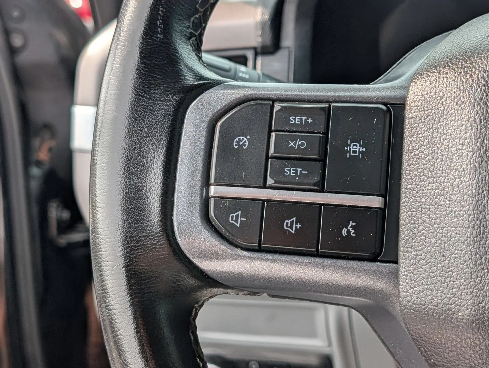 Used 2024 Black Ford XLT image 30
