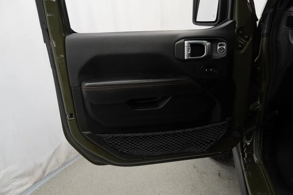 Used 2022 Green Jeep Mojave image 39