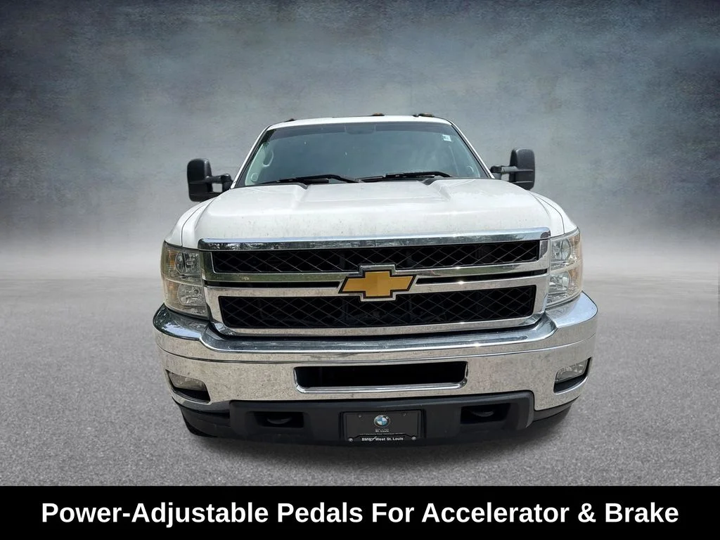 Used 2012 White Chevrolet LTZ image 10
