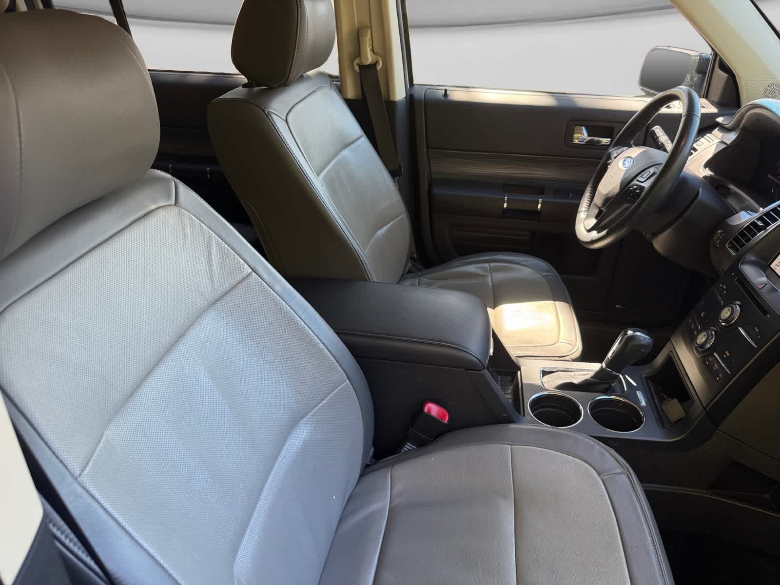 Used 2016 Oxford White Ford SEL image 20