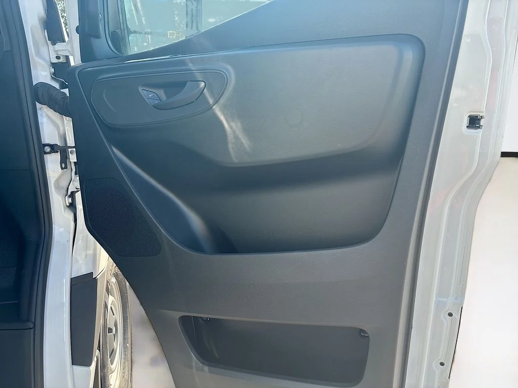 New 2025  Mercedes-Benz Cargo 170 WB image 17