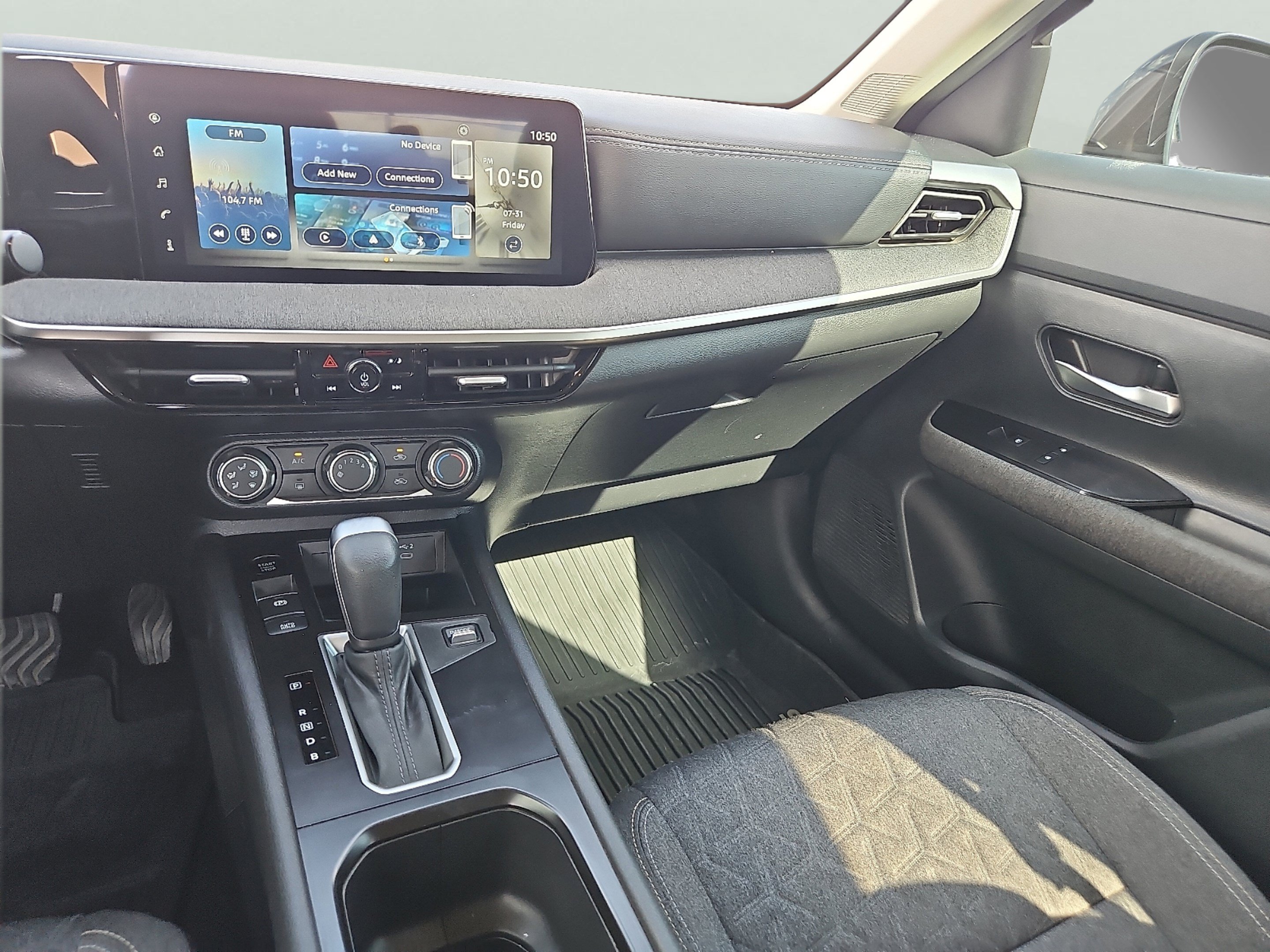 Used 2025 Super Black Nissan SV image 10