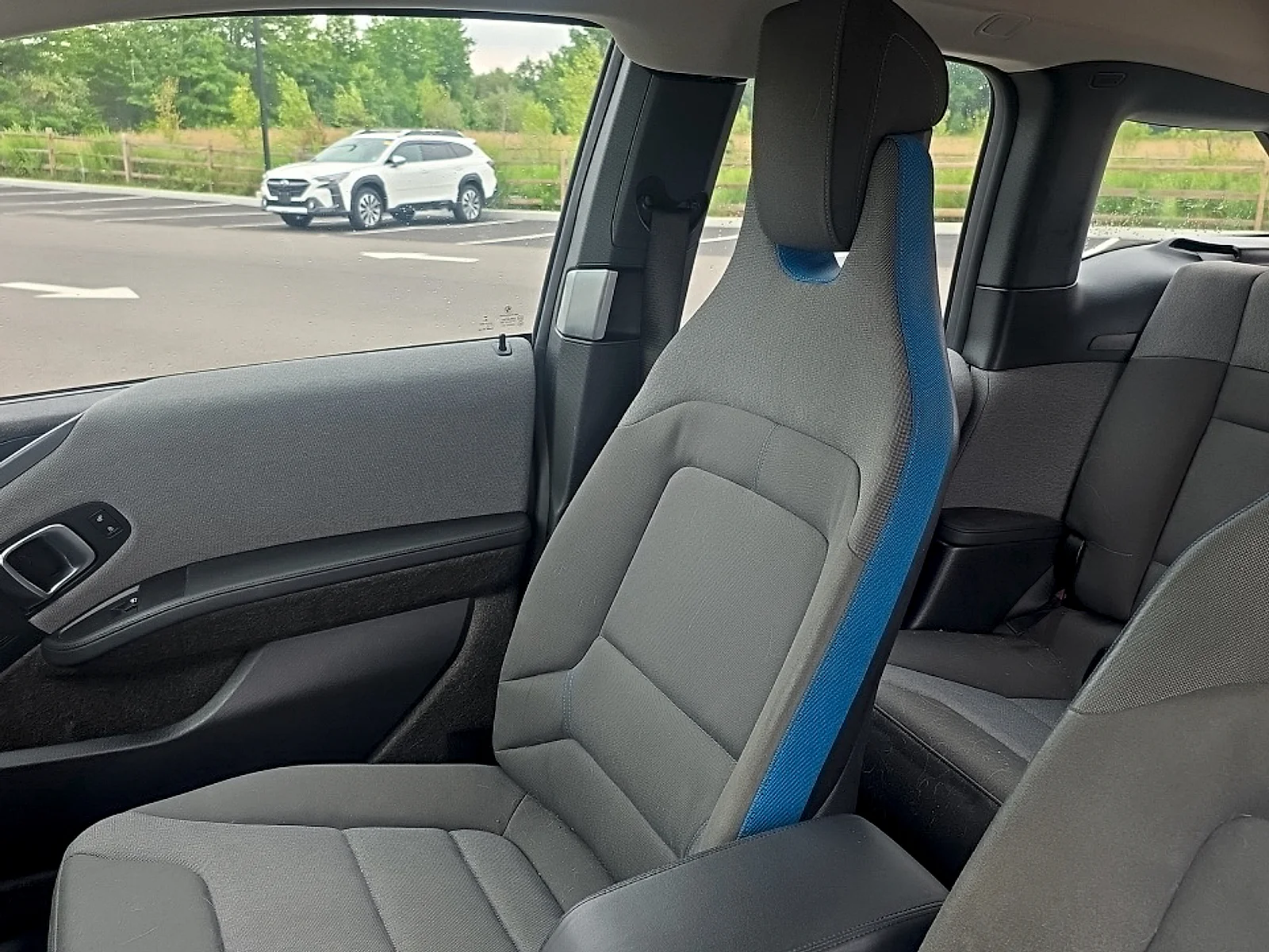Used 2017 Protonic Blue Metallic w/Frozen Gray Accent BMW 94 Ah w/Range Extender image 8