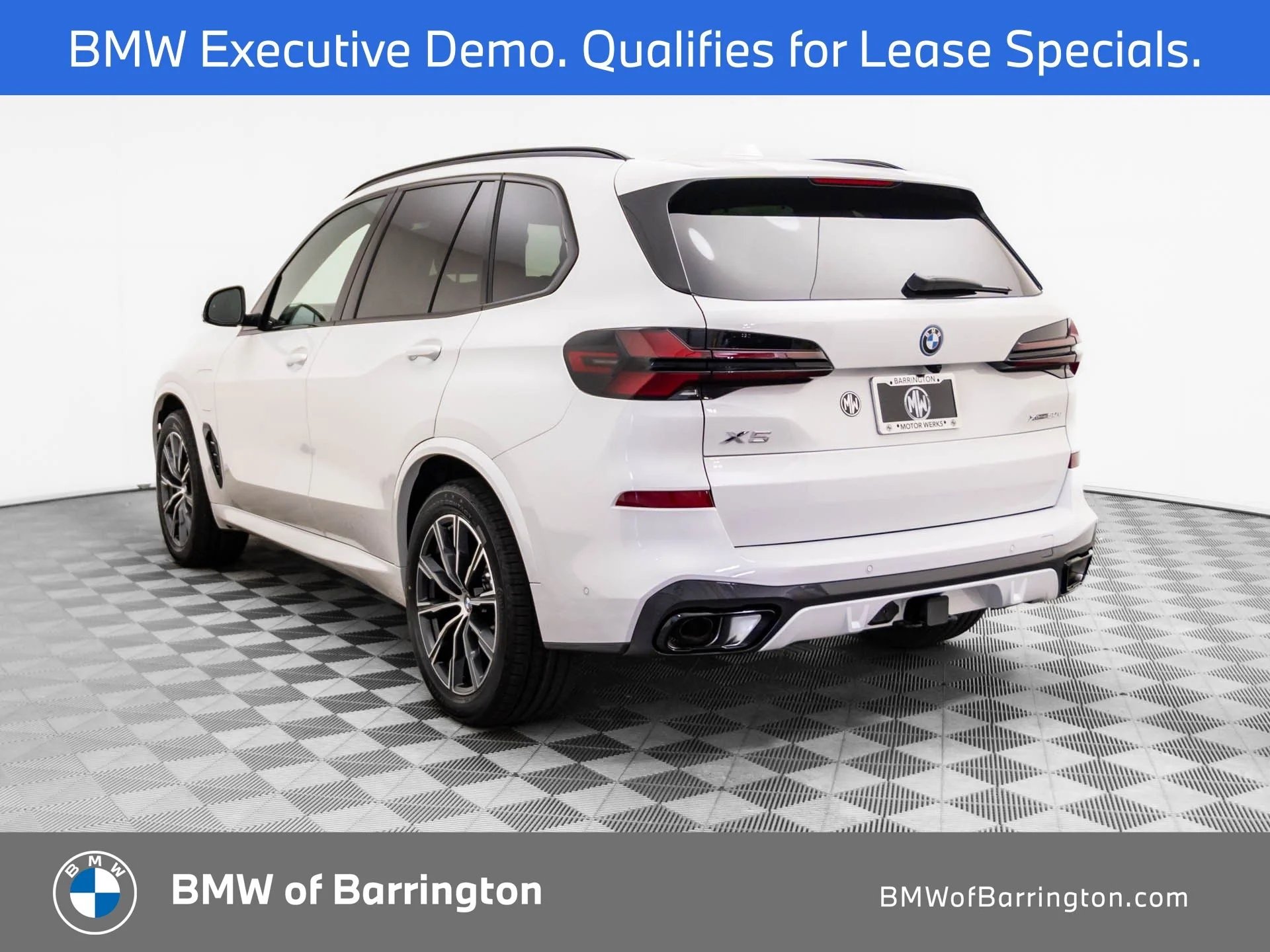 New 2026 White BMW xDrive50e image 3