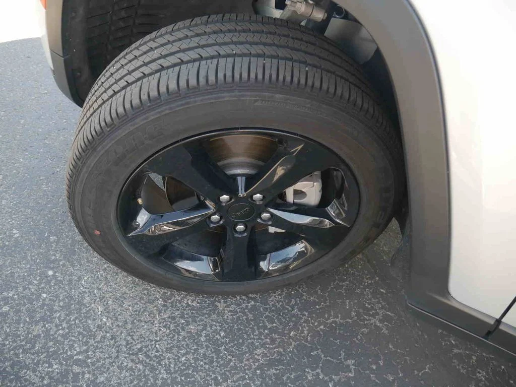 Certified Used 2025 Silver Jeep Altitude X image 11
