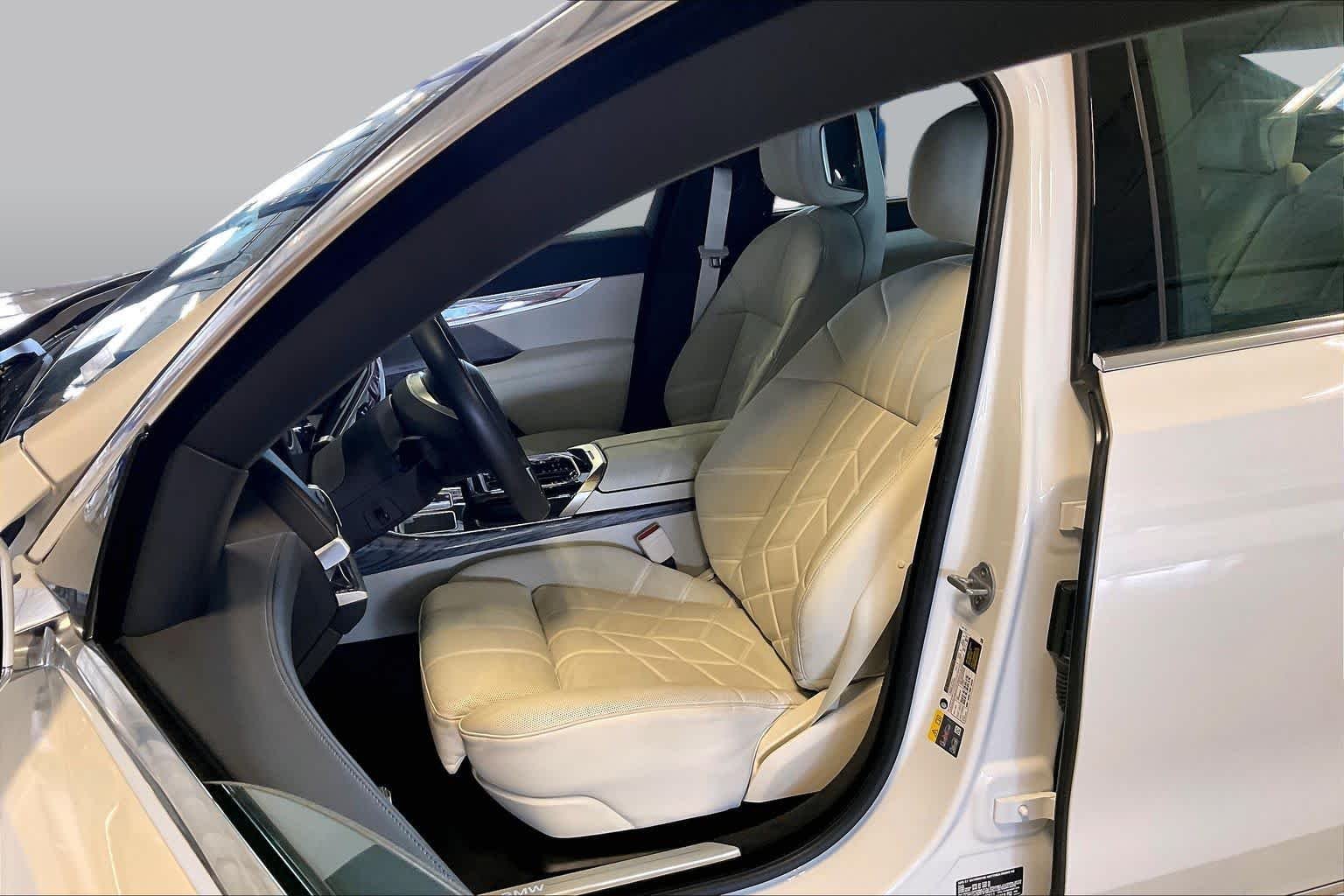 Used 2025 Mineral White Metallic BMW eDrive50 image 7