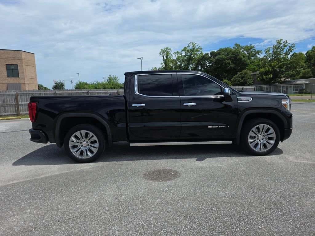 Used 2021 Black GMC Denali image 7