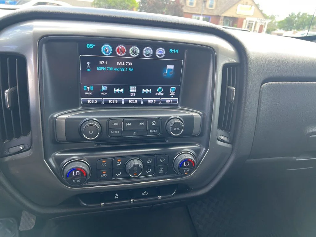 Used 2018 Silver Chevrolet LT image 13