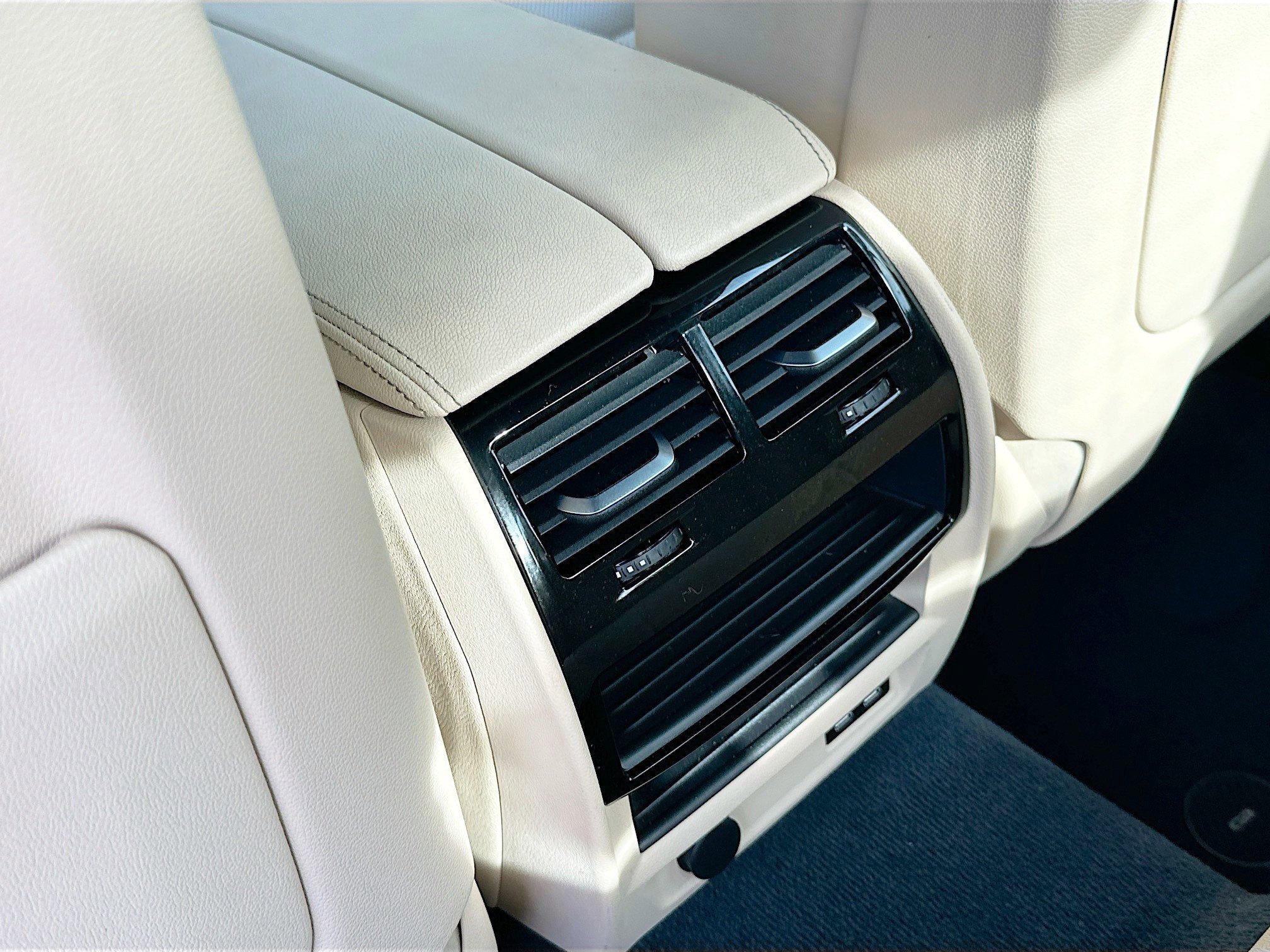 2022 BMW 5 Series 540i - Photo 25