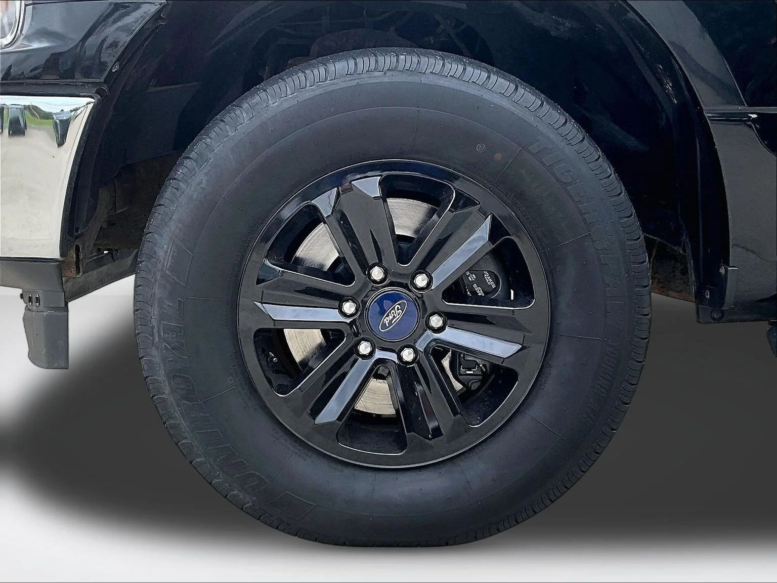 Used 2018 Black Ford XLT image 9