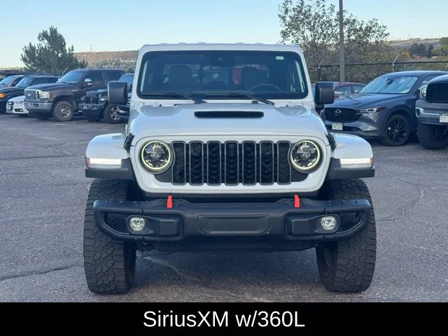 Used 2025 White Jeep Mojave image 9