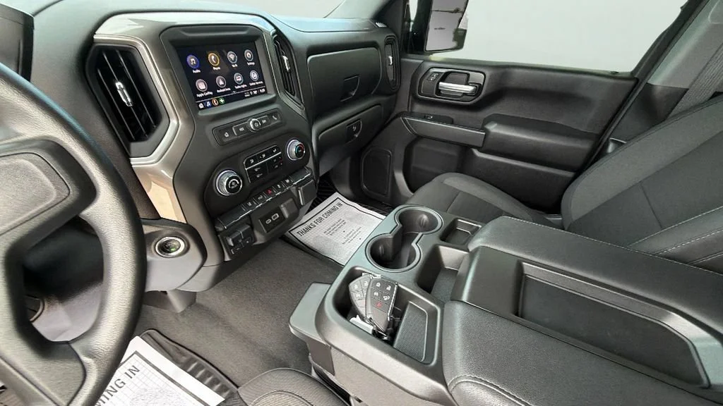 Used 2025 Black Chevrolet Custom image 19