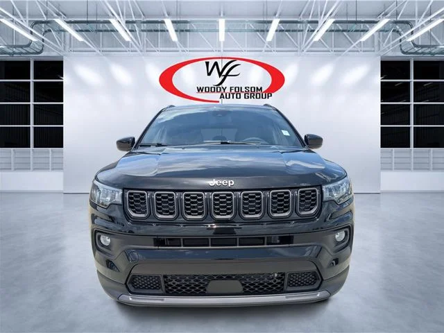 New 2026 Diamond Black Crystal Pearl-Coat Exterior Paint Jeep Latitude image 8