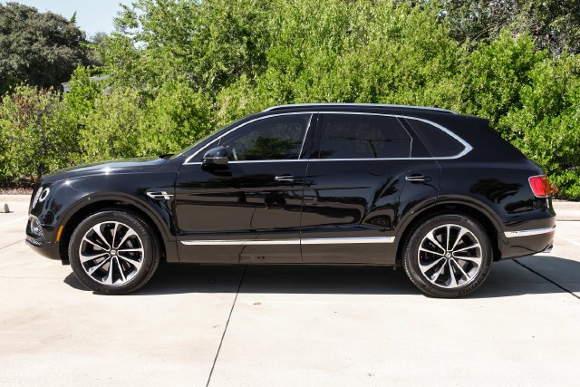 Used 2019 Black Crystal over Cricket Ball Bentley V8 image 16