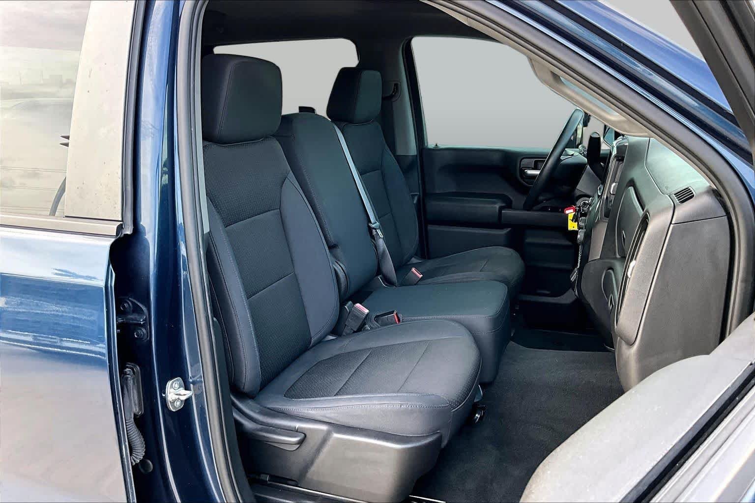 Used 2019 Northsky Blue Metallic Chevrolet Custom image 8