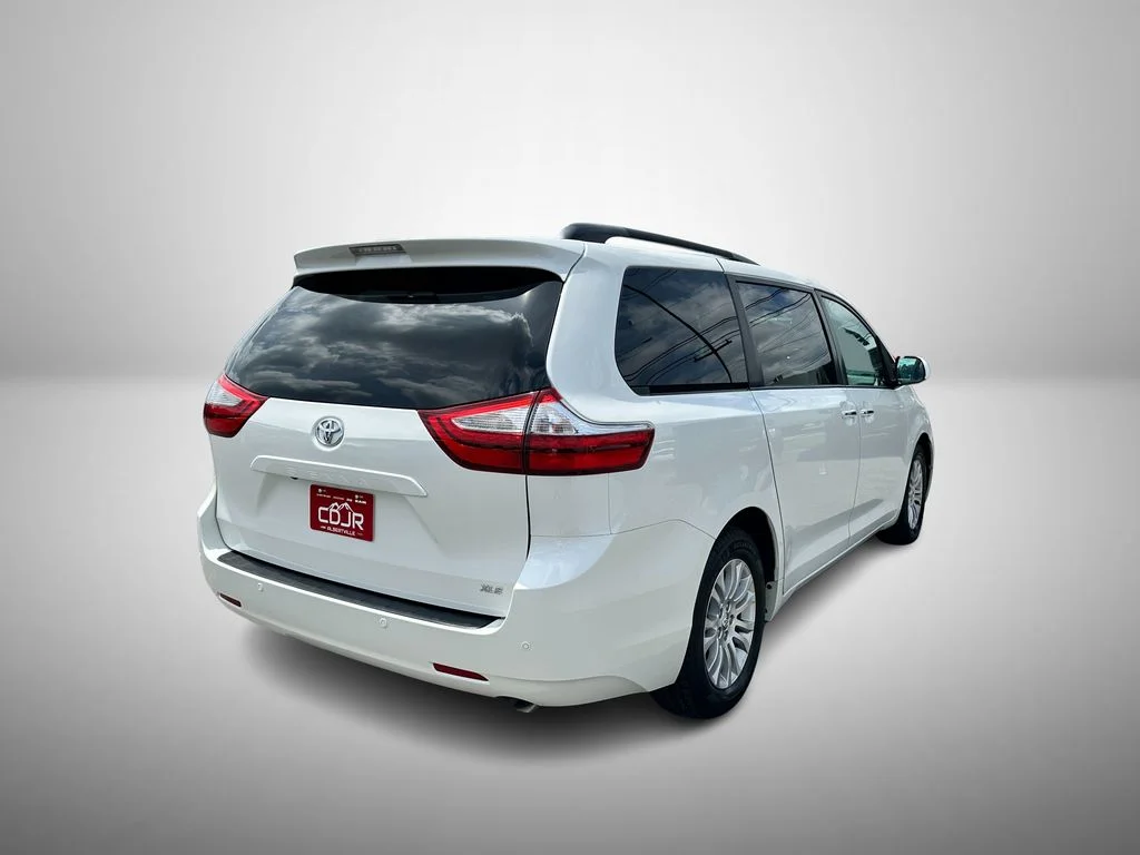 Used 2017 White Toyota XLE image 4