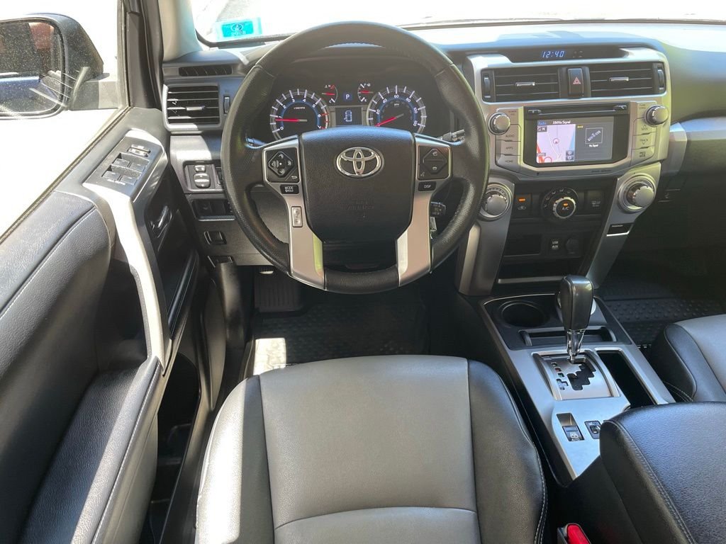 Used 2019 Nautical Blue Metallic Toyota SR5 Premium image 10