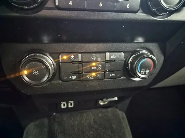 Used 2020 Magnetic Ford XL image 17