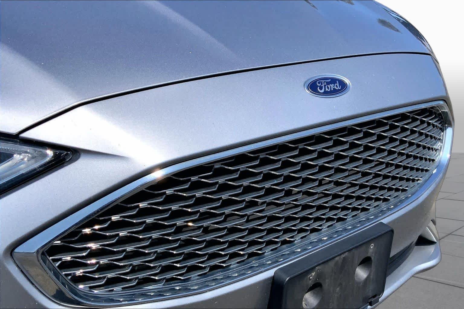 Used 2020 Iconic Silver Metallic Ford Titanium image 30